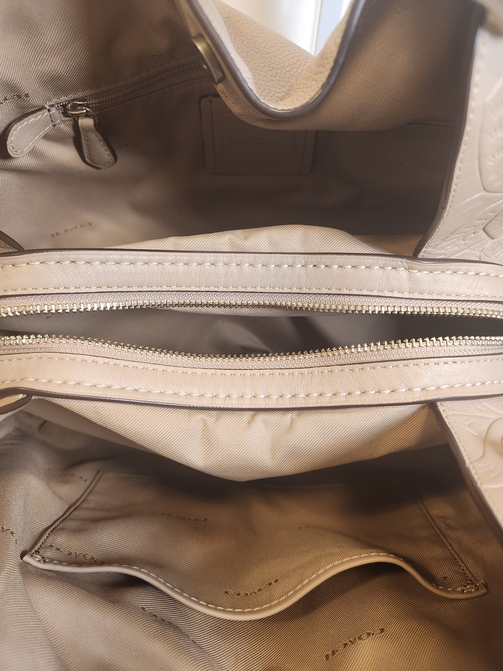 Coach Edie Shoulder Bag 31 with Tea Rose Tooling - Picture 6 of 7
